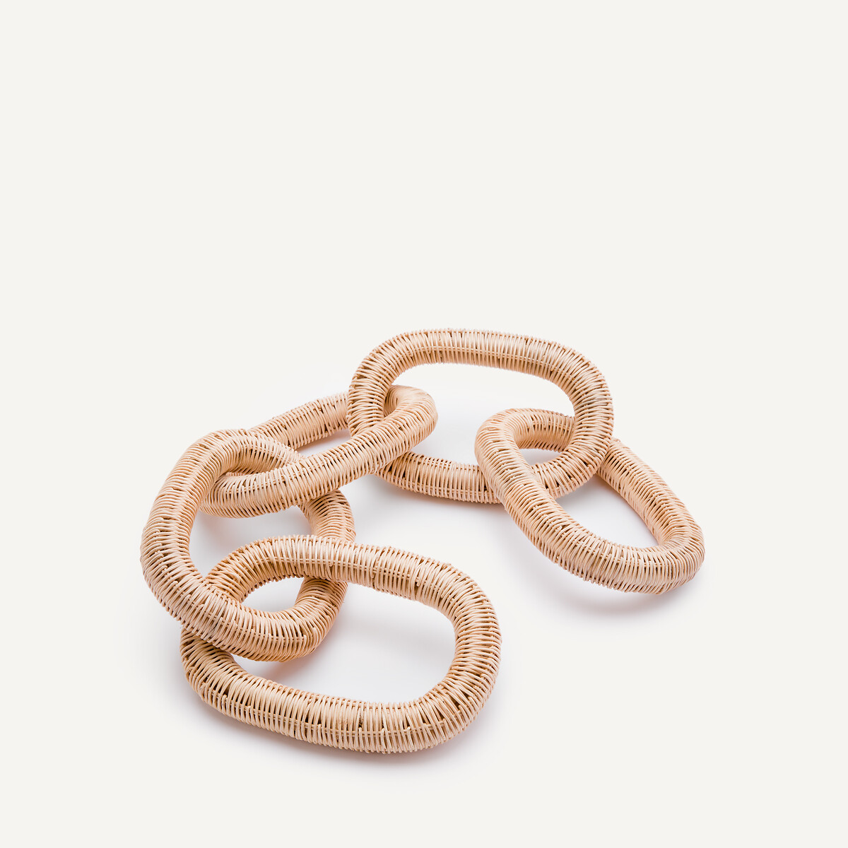 Декоративная цепь из ротанга