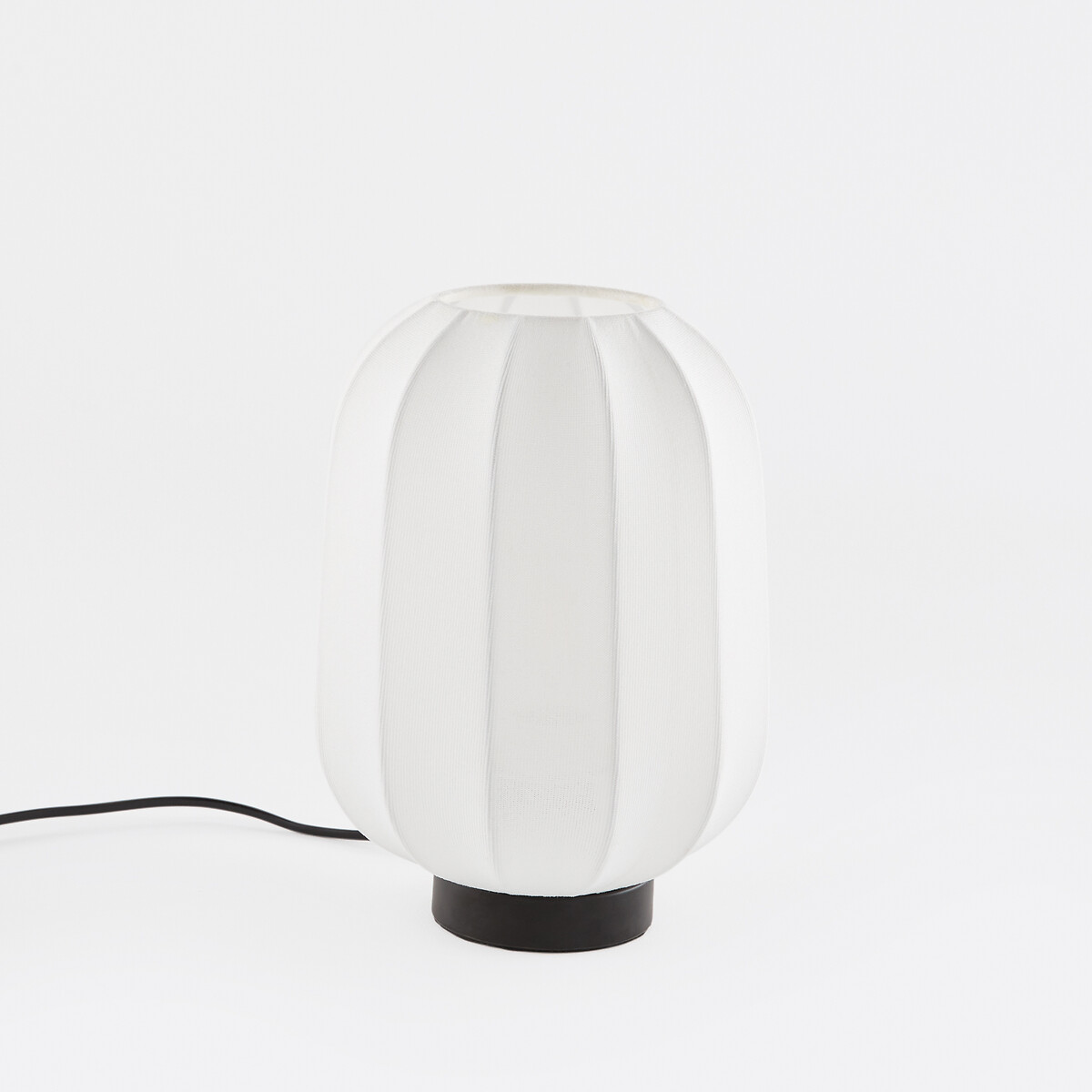 Настольная лампа из металла и ткани