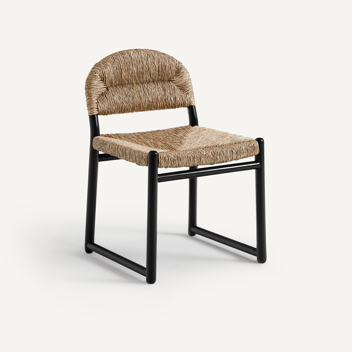 Стул из лакированного массива дуба и плетеного материала