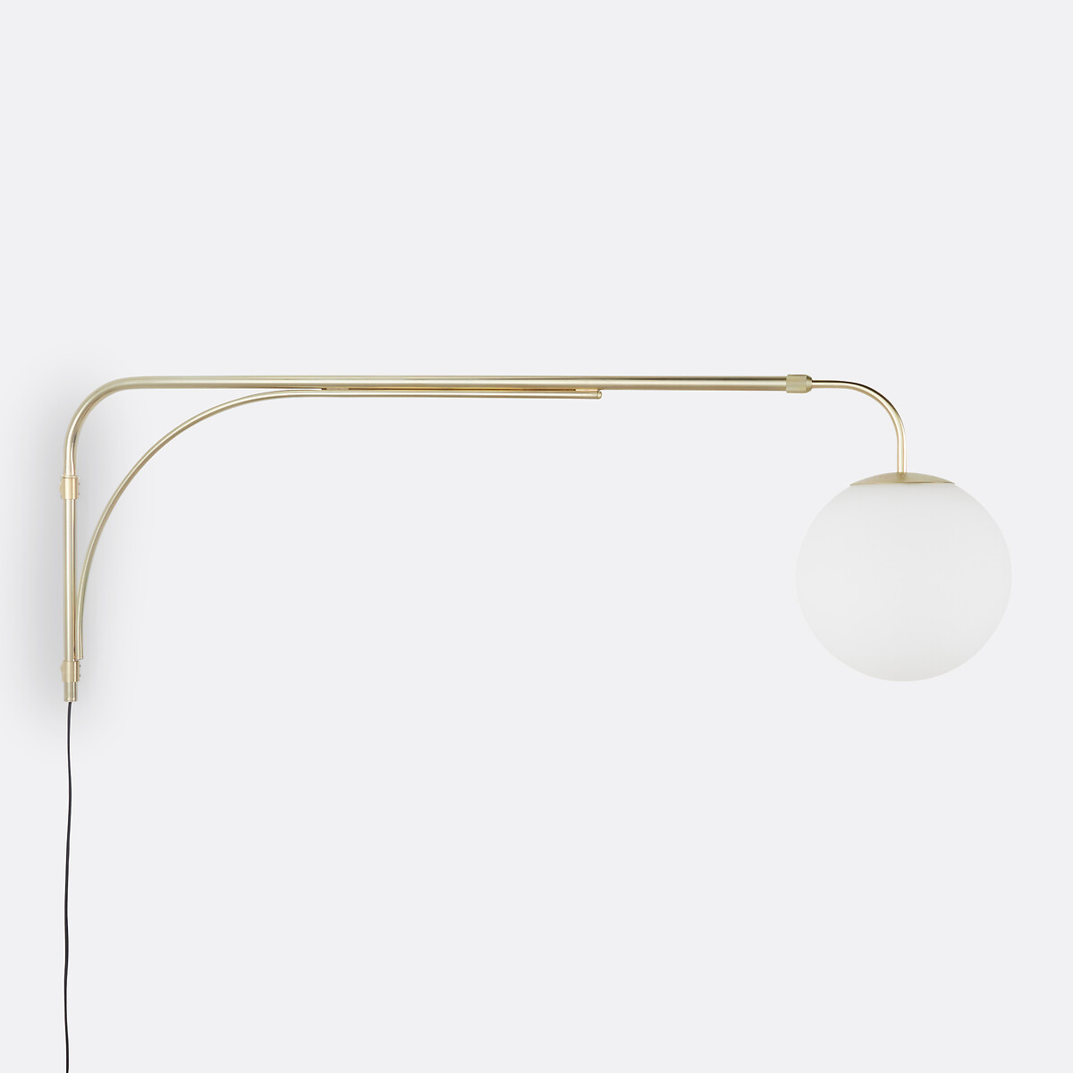 Настенный светильник, латунь и опаловое стекло