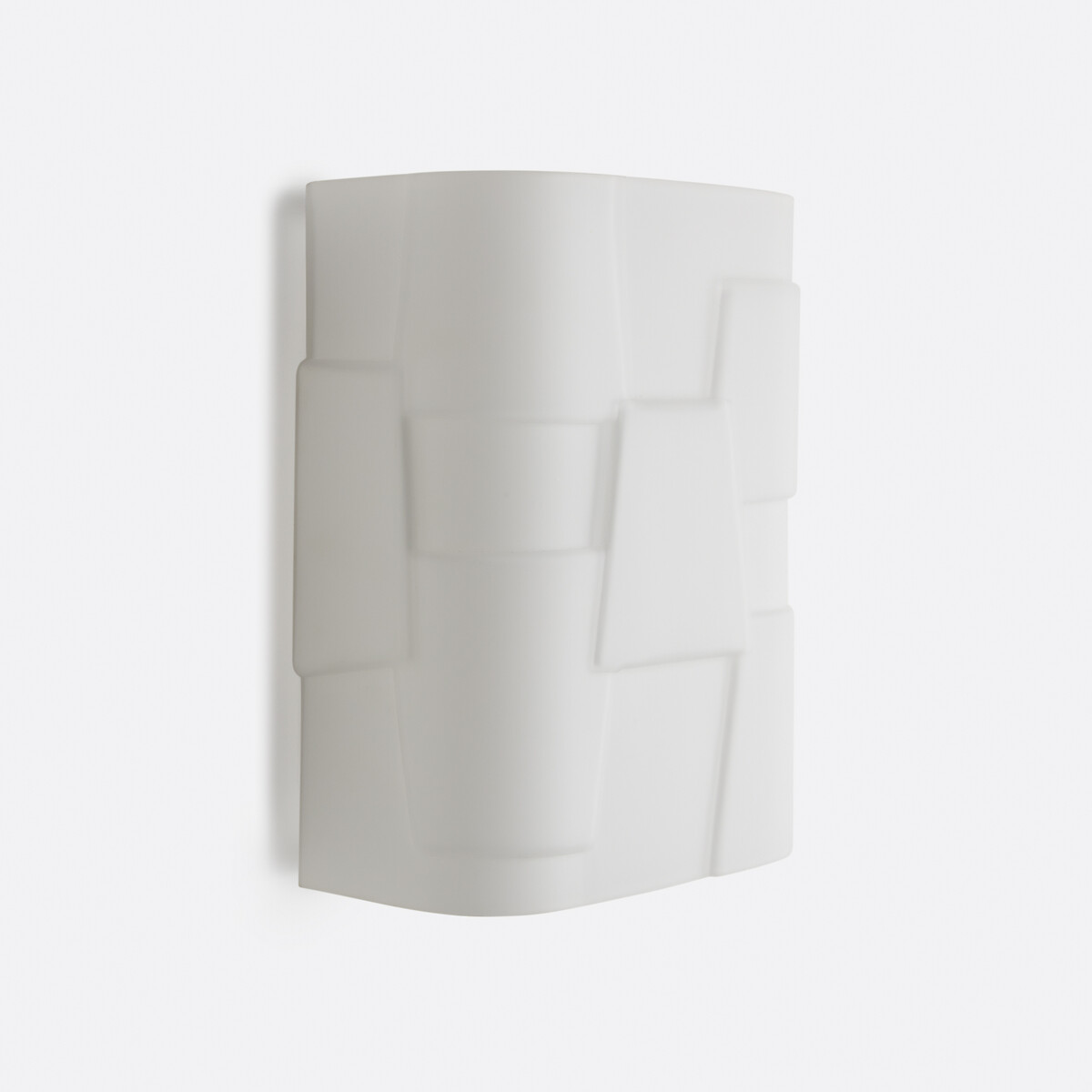 Настенный светильник из опалового стекла