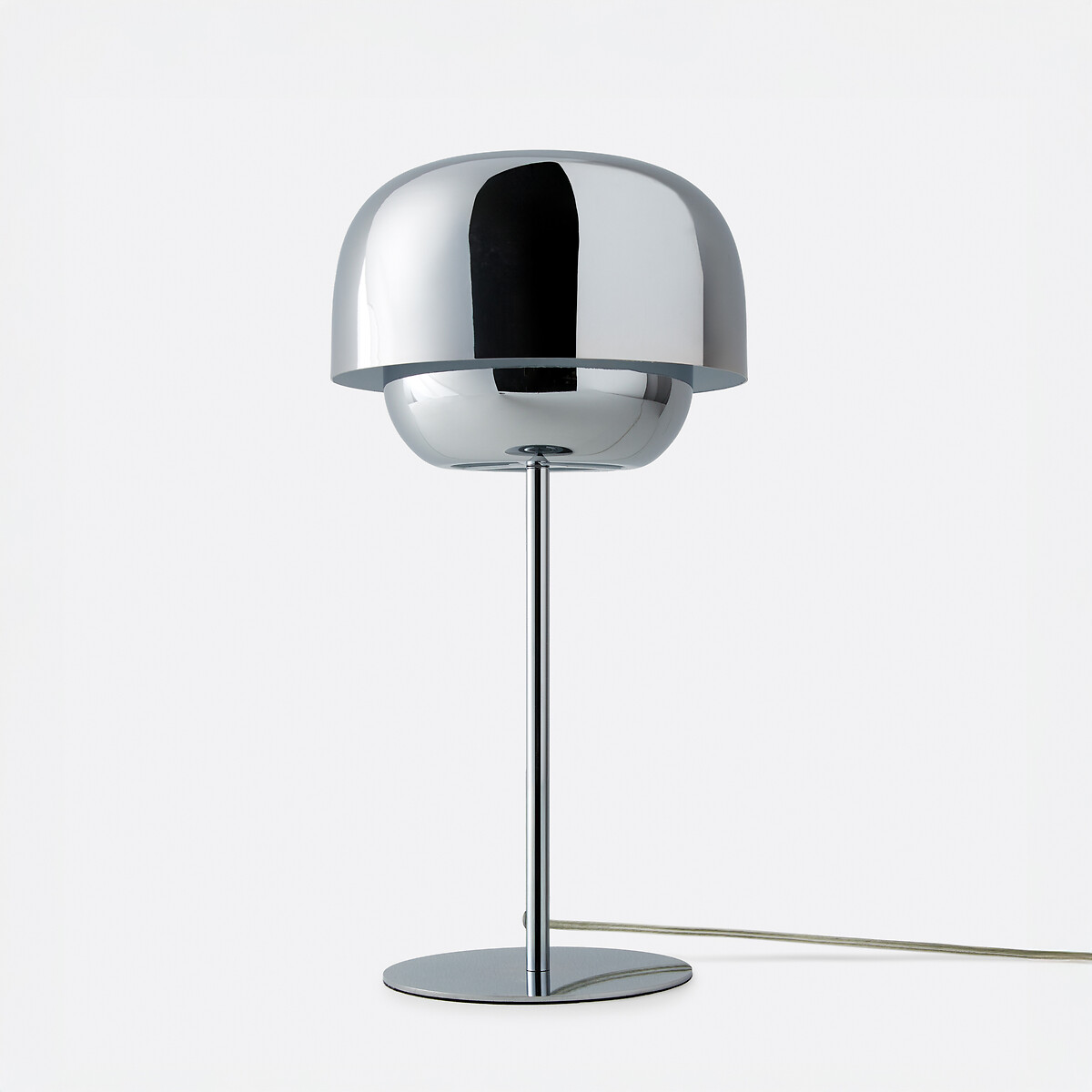 Настольная лампа из хромированного железа