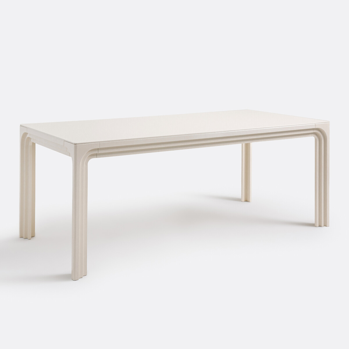 Обеденный стол, отделка лаком, на 6–8 персон