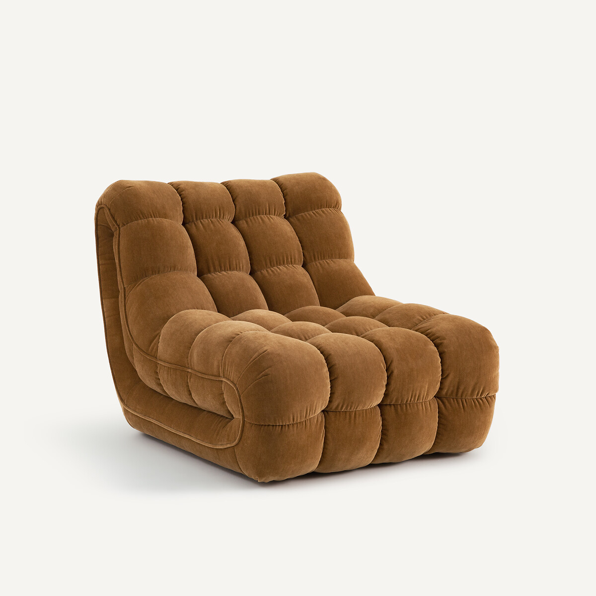 Кресло в капитонированной велюровой обивке