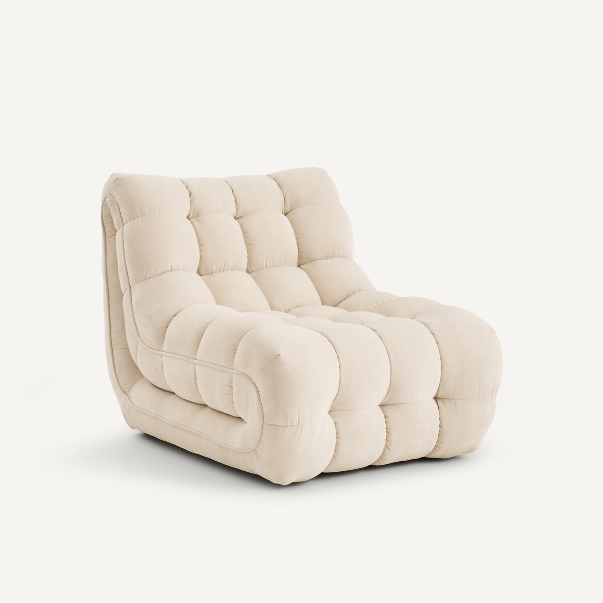 Кресло в капитонированной велюровой обивке