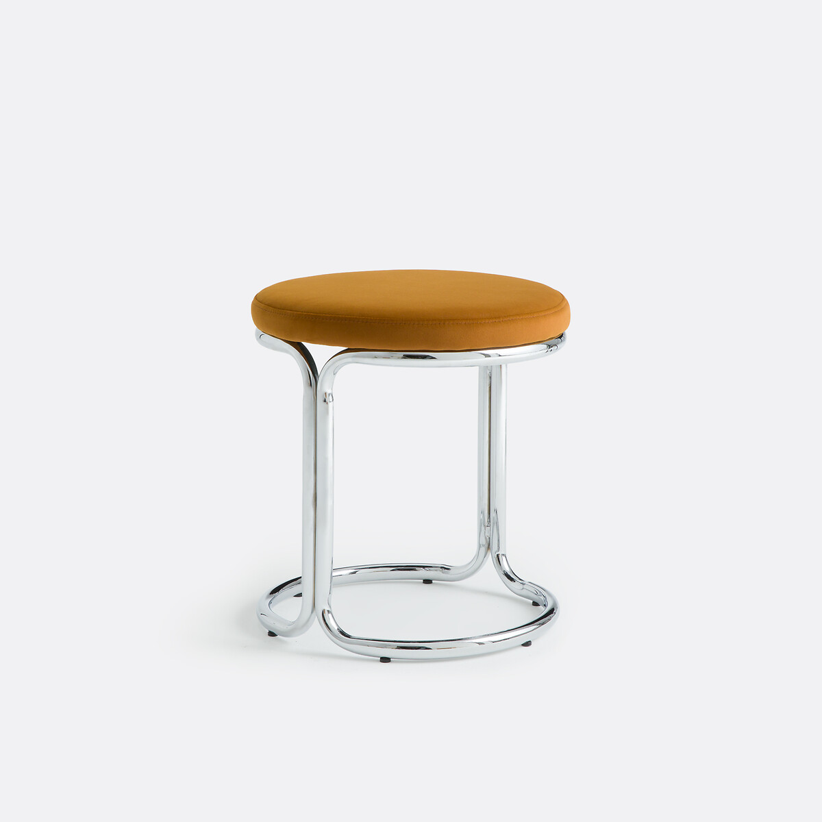 Низкий табурет из гладкого велюра и хромированной стали