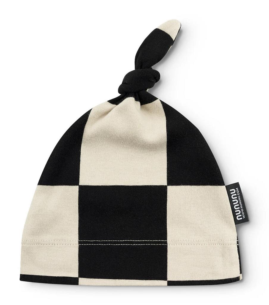 Шапка NUNUNU "CHECKMATE", молочний/чорний