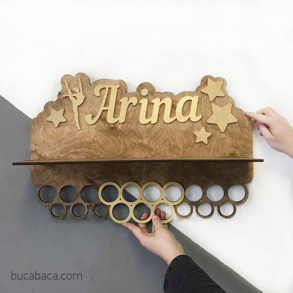 Медальница именная с полочкой