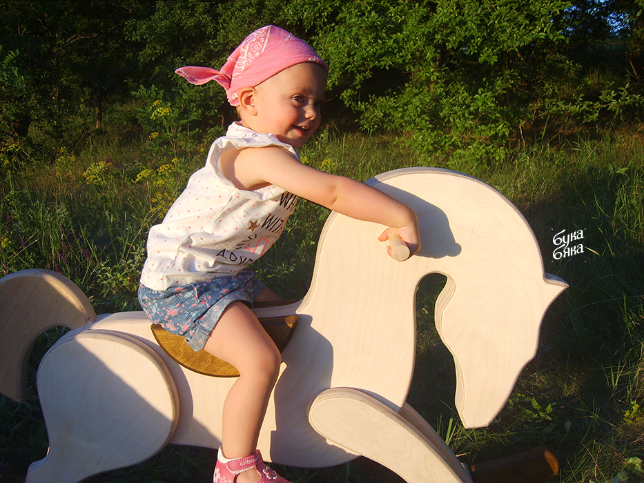 Лошадка-качалка