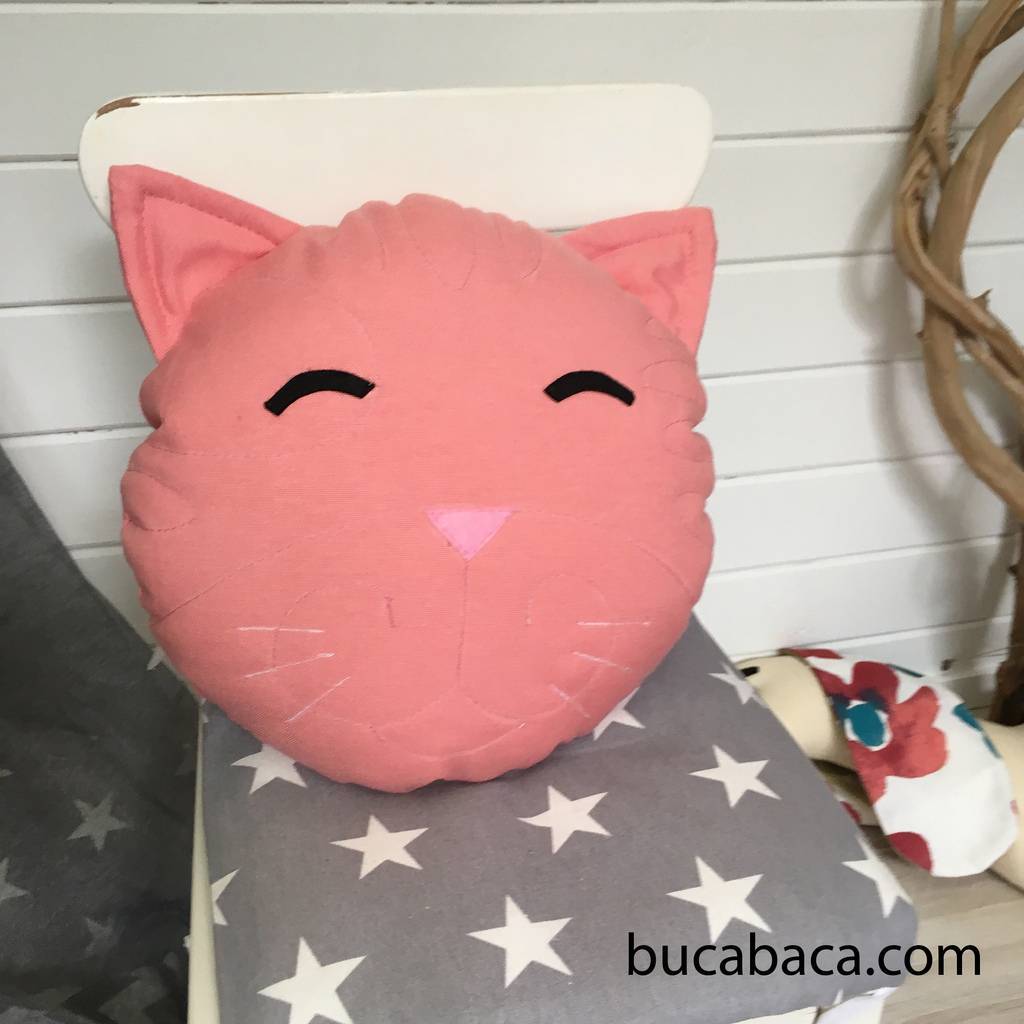 Подушка котик розовая
