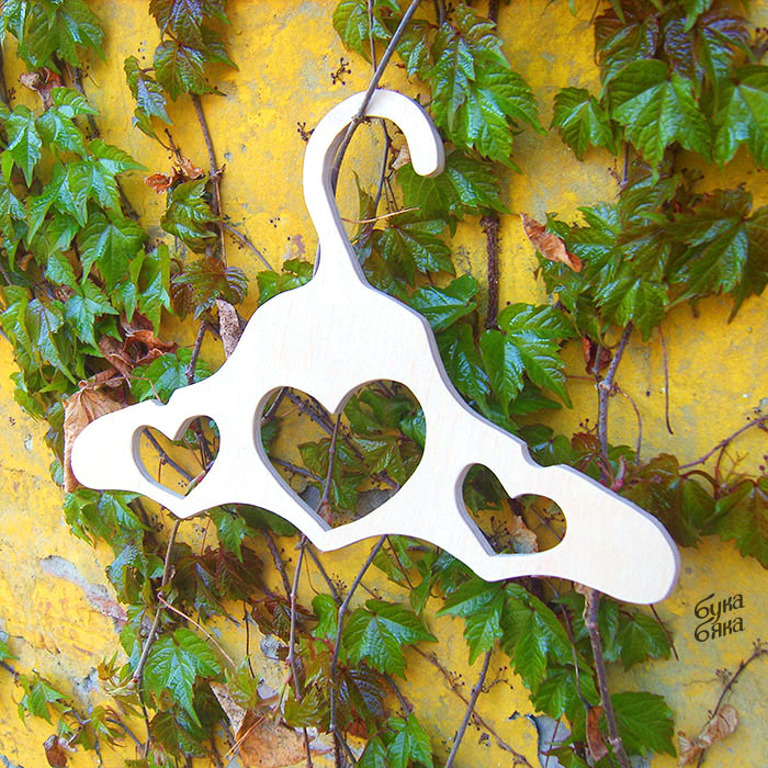 Плечики с сердечками