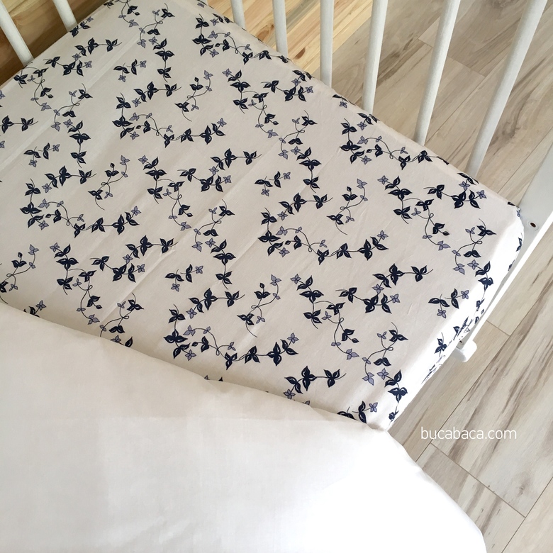 Простынь 120х60 синие веточки