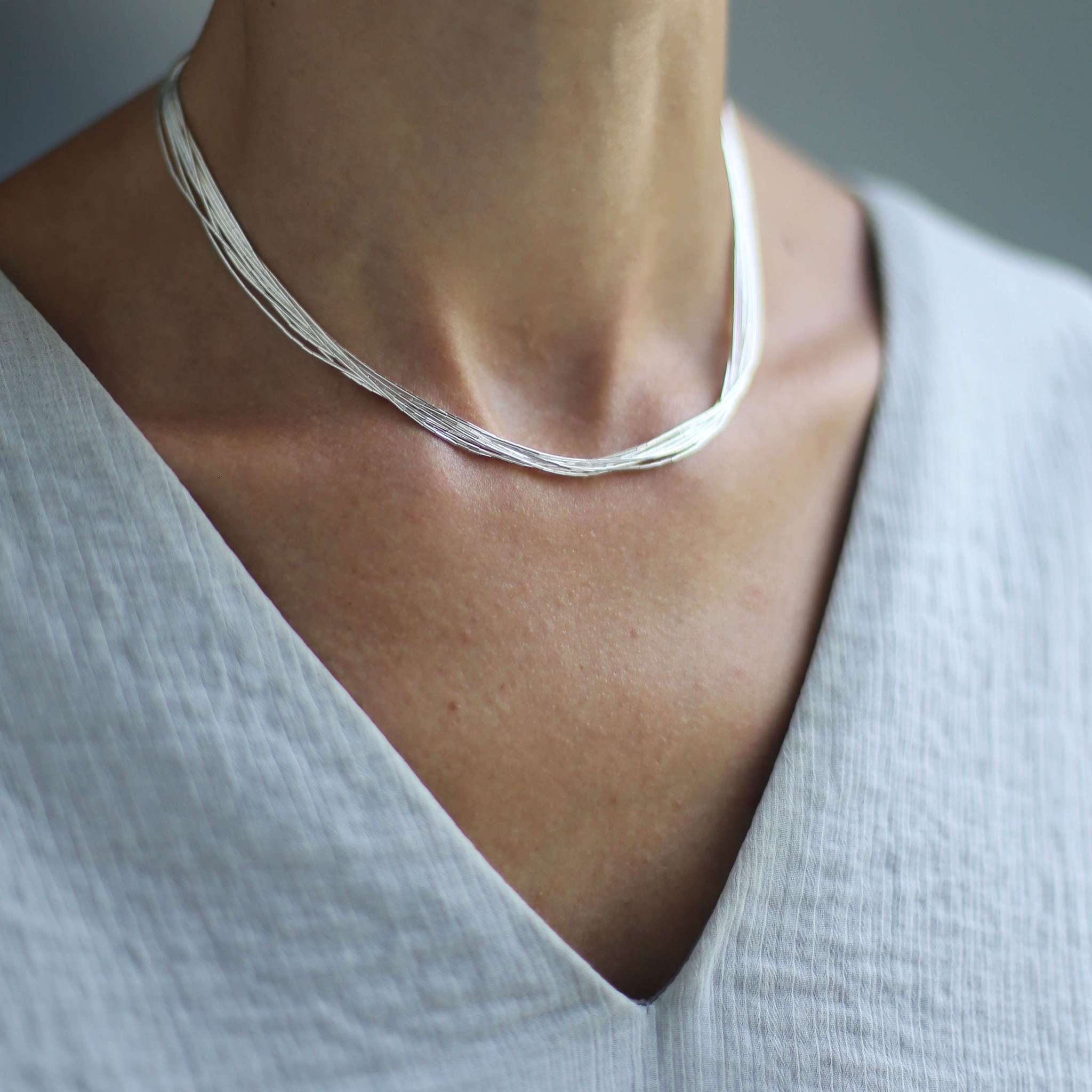 Колье из 10 серебряных нитей 4P454