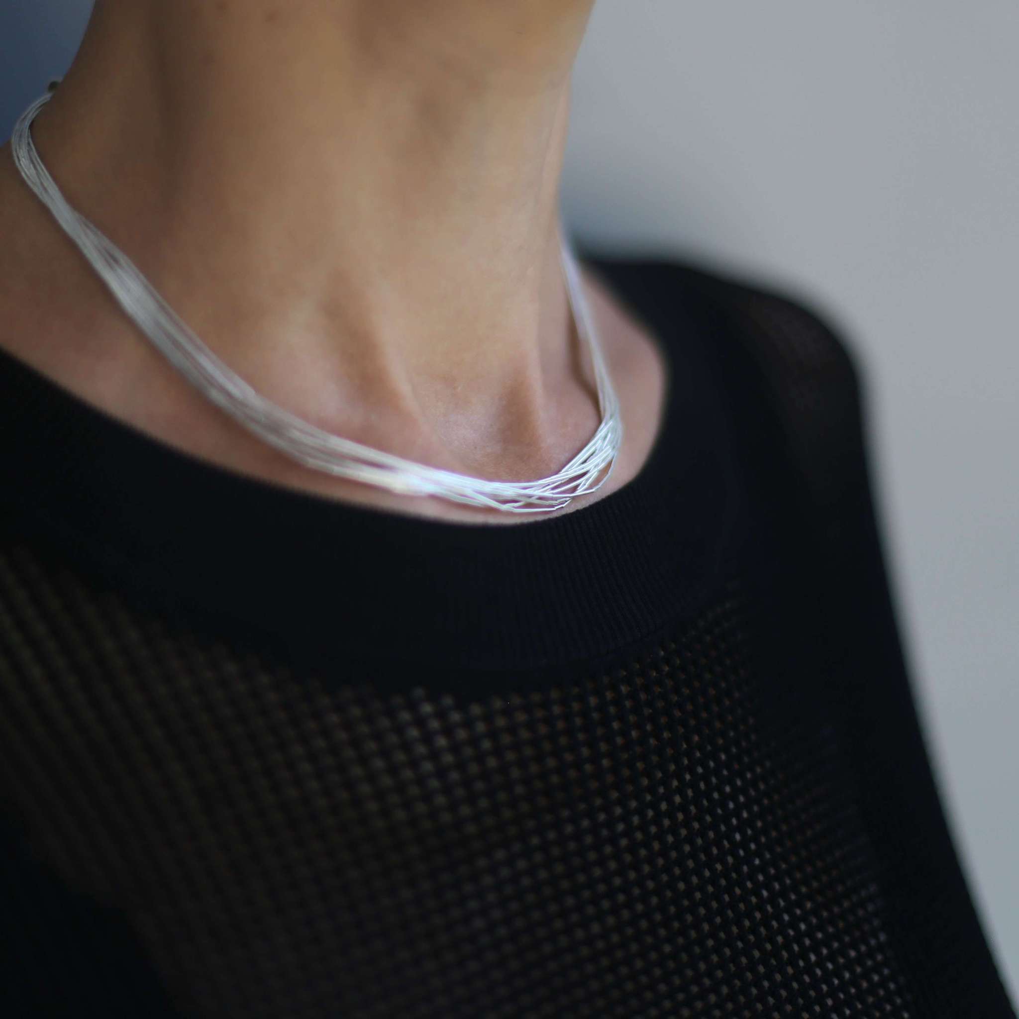 Колье из 10 серебряных нитей 4P454