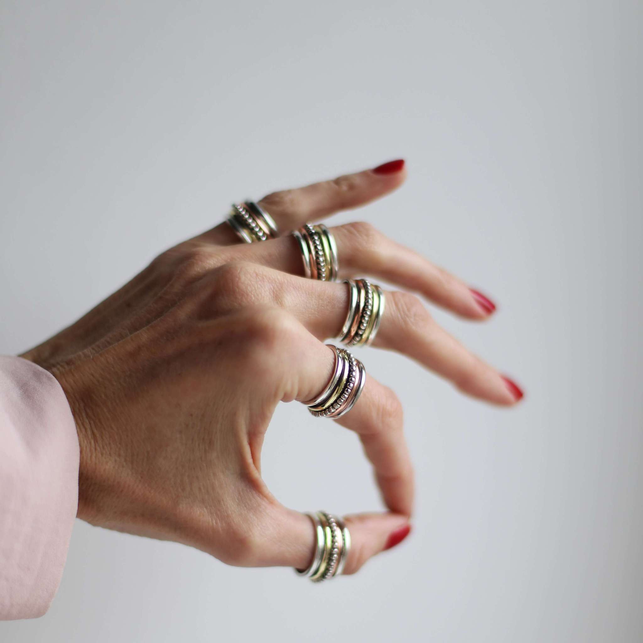 Серебряное кольцо с вращающимся элементом 2P995