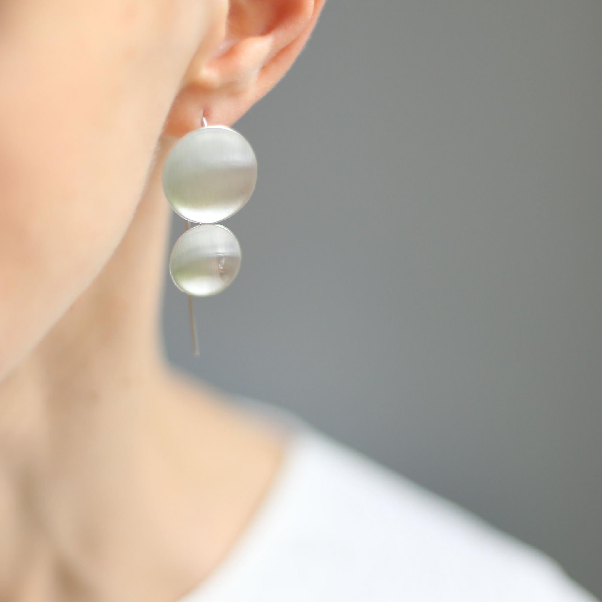 Серебряные серьги Большие матовые круги 1P145