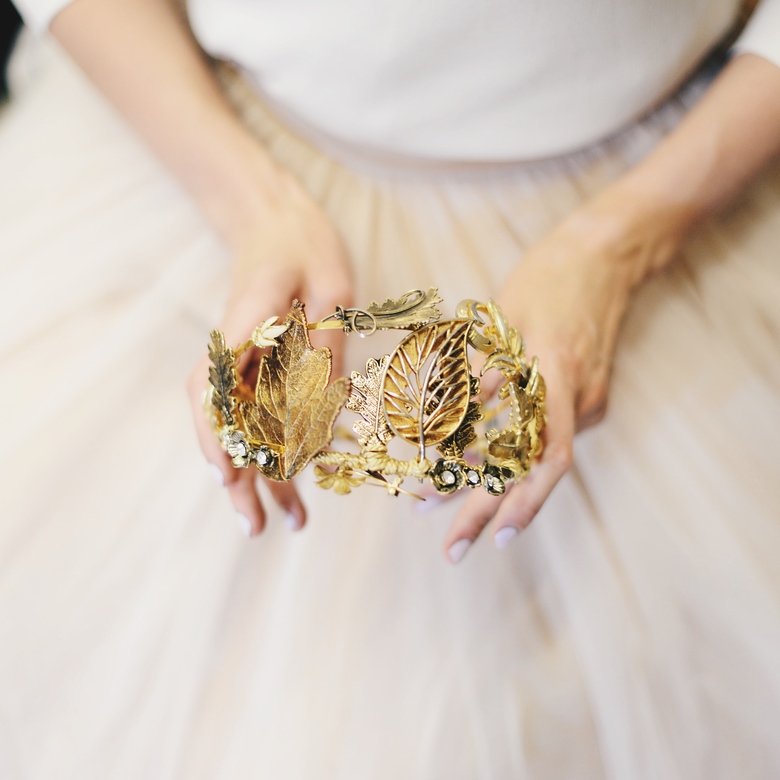 Корона из коллекции "Богиня золотой листвы” Alexa