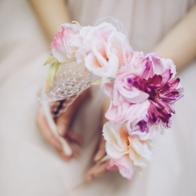 Ободок с цветами из шелка Flora