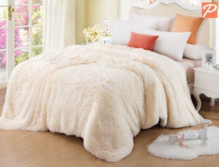 Плед-покрывало Травка молочного цвета