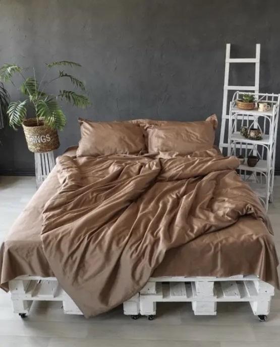 однотонное постельное белье сатин карамельного цвета