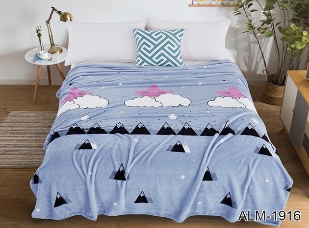 Плед на кровать велсофт с облаками