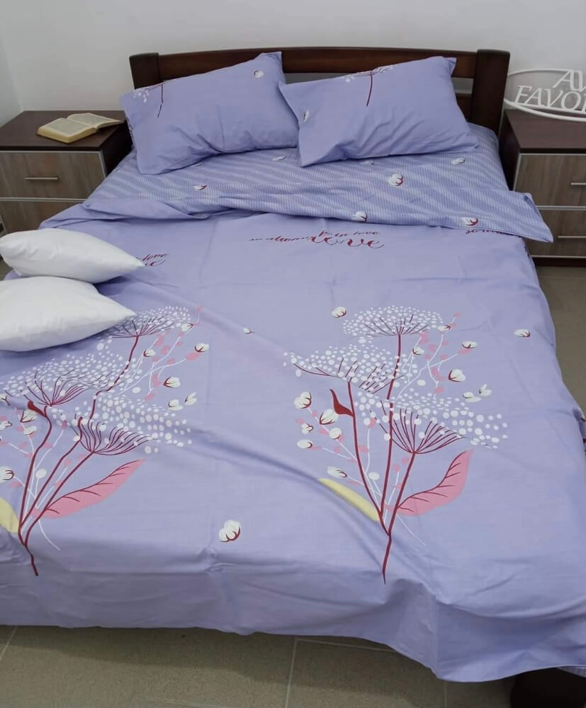 постельное белье сиреневого цвета с цветами хлопка