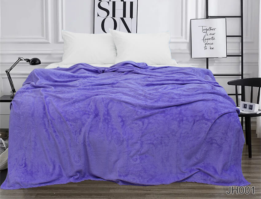 фиолетовый плед на кровать с тиснением JH001