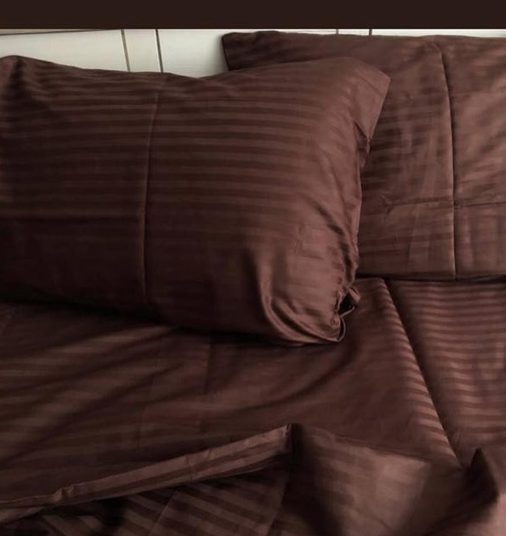 однотонное постельное белье страйп сатин dark chocolate