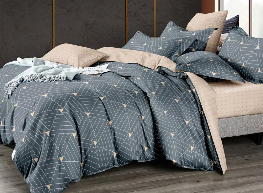 постельное белье сатин графитового цвета с геометрическим рисунком и пулровым компаньоном фото й