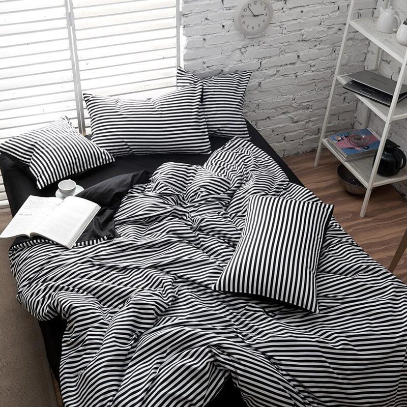 турецкое постельное белье черно-белого цвета в полоску