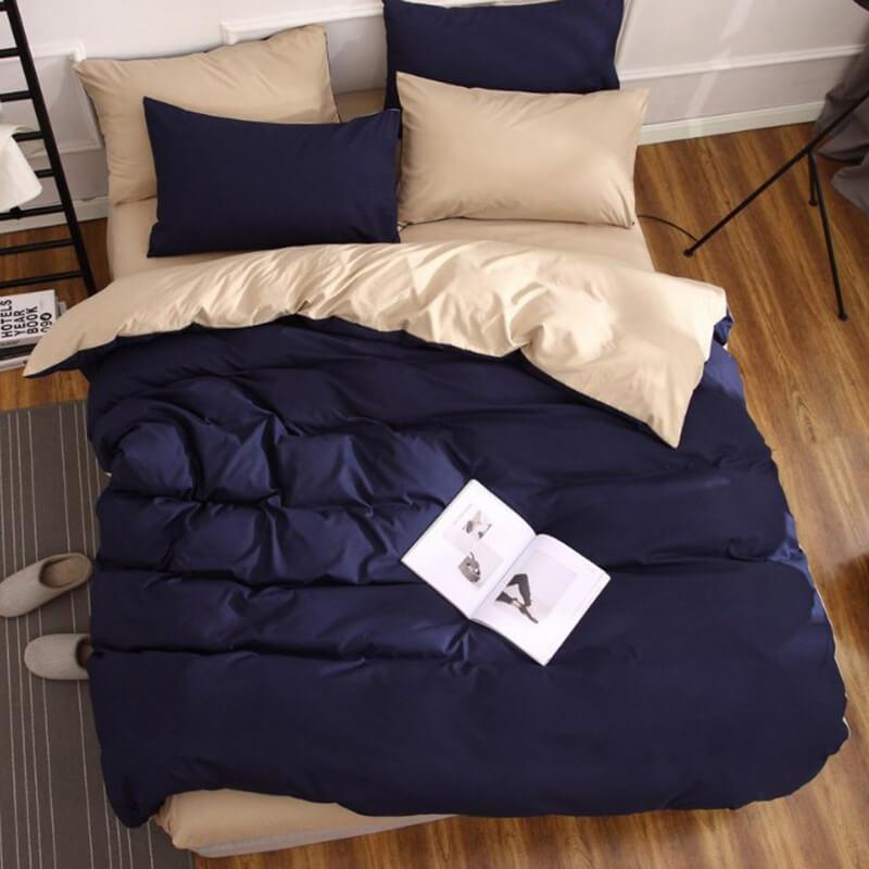 однотонное постельное белье ранфорс Турция синего цвета в сочетании с крем-брюле