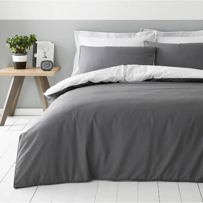 однотонное турецкое постельное белье ранфорс темно-серого цвета в комбинации с белым цветом фото 1