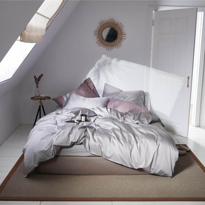 однотонное постельное белье сатин светло-серого цвета platinum