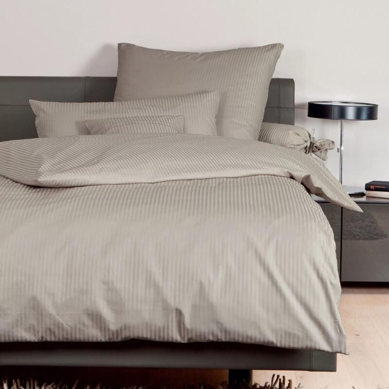 постельное белье страйп сатин серого цвета smoky nude