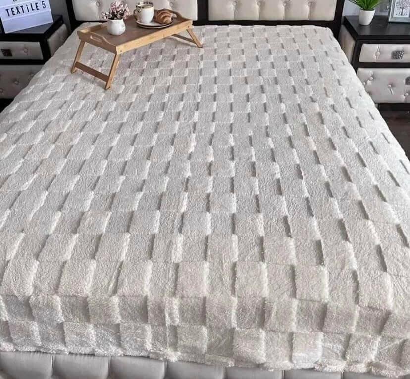 молочный плед на кровать велюровый фото 1