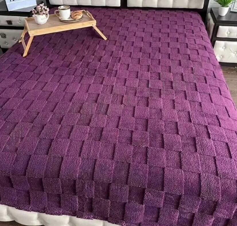 велюровый плед на кровать шахматы фиолетового цвета фото 1