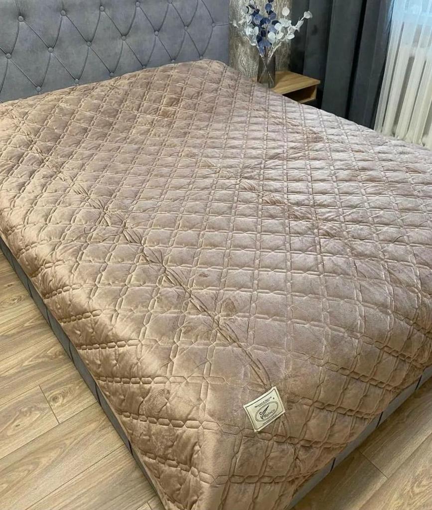 велюровое покрывало на кровать кофейного цвета фото 1
