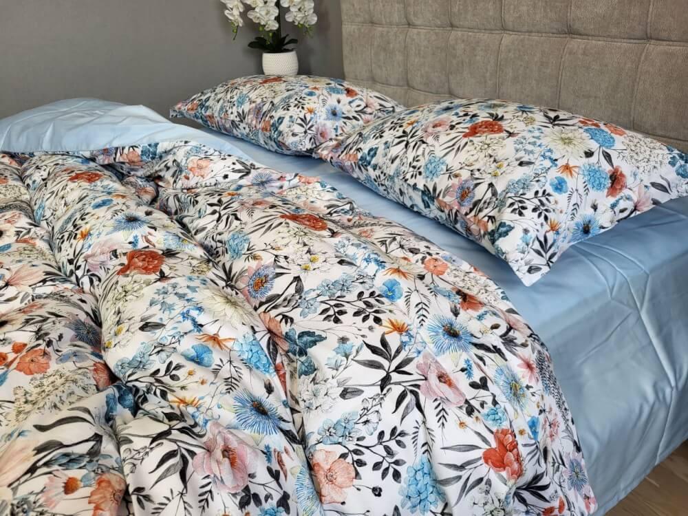 постельное белье сатин премиум голубое с цветами фото 1