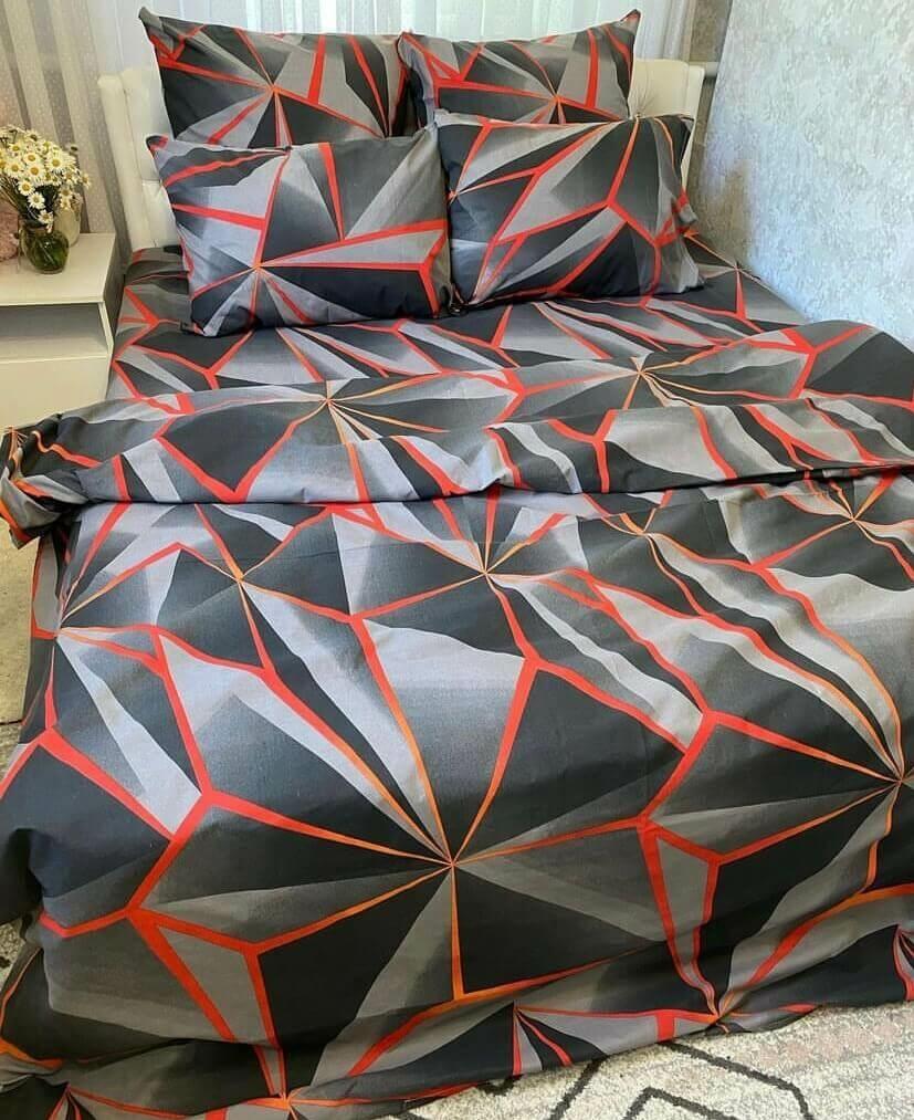 серое геометрическое постельное белье с красными линиями фото 1