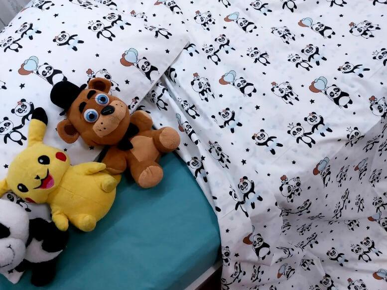детское постельное белье с влюбленными пандами, которые держатся за ручки фото 1
