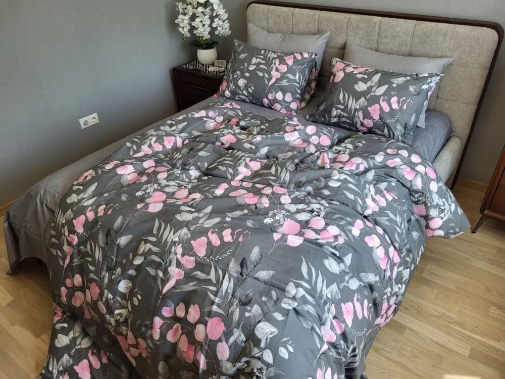 турецкое постельное белье серого цвета с розовыми листиками фото 1