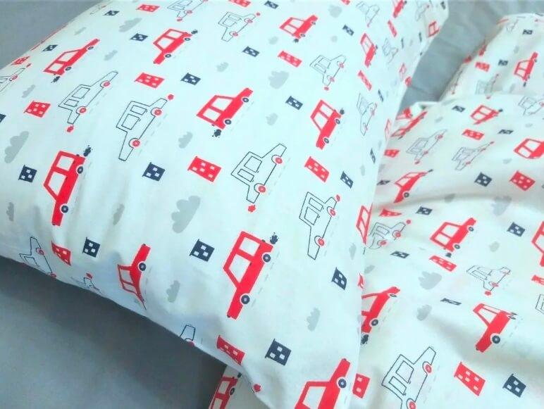 детское постельное белье с красными машинками фото 1