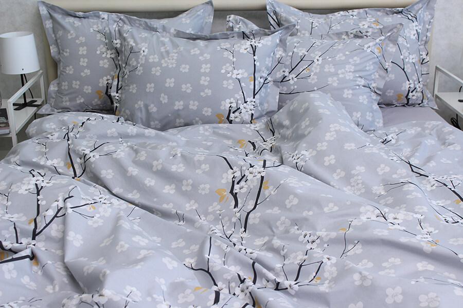 серое постельное белье с цветами сакуры из турецкого коттона фото 1