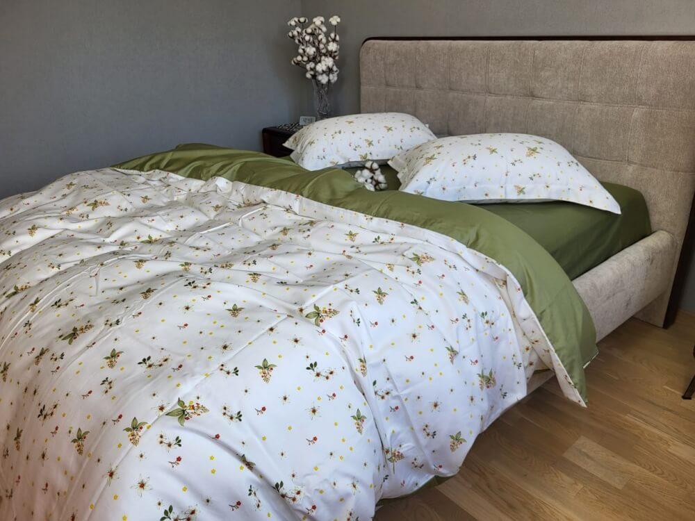 постельное белье сатин люкс с мелкими цветами на белом фоне фото 1