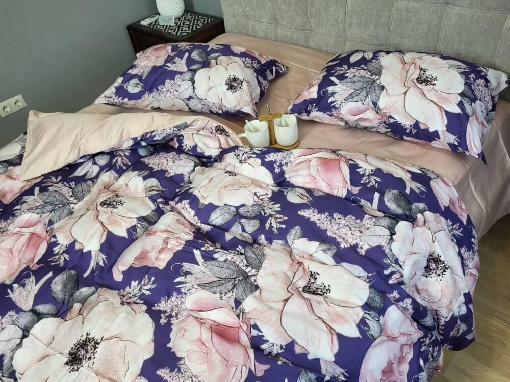 постельное белье сатин люкс фиолетового цвета с чайными розами фото 1