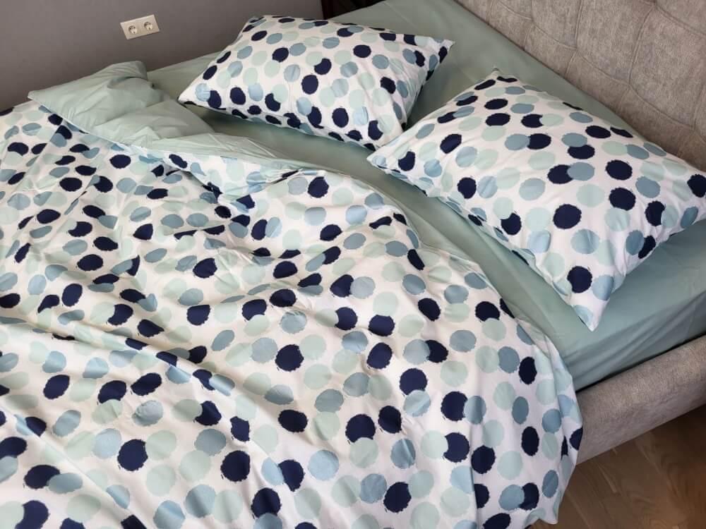 постельное белье ранфорс с рисунком конфетти в голубых и синих тонах фото 1