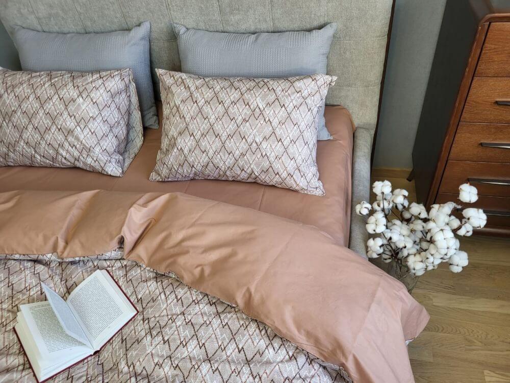 геометрическое постельное белье ранфорс в бежево-коричневой гамме фото 1