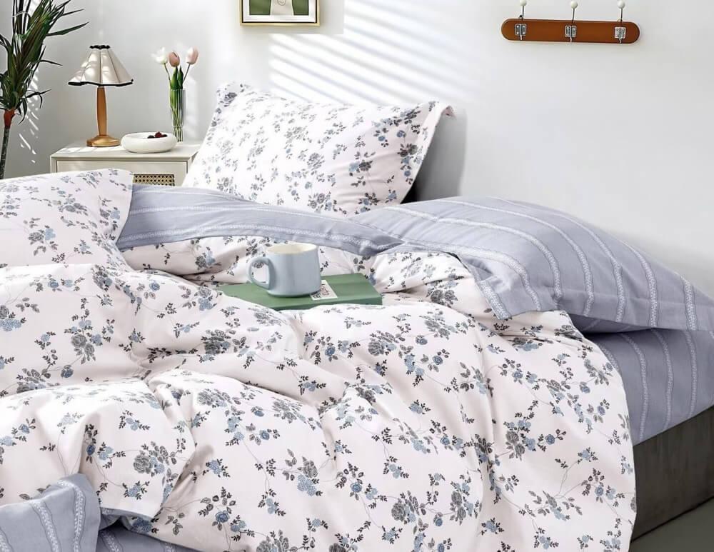 постельное белье сатин в мелкий цветочек на светлом фоне фото 1