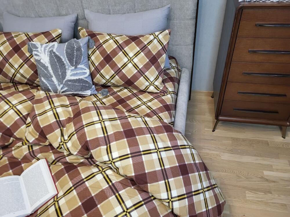 постельное белье фланель коричневого цвета с геометрическим рисунком квадраты фото 1