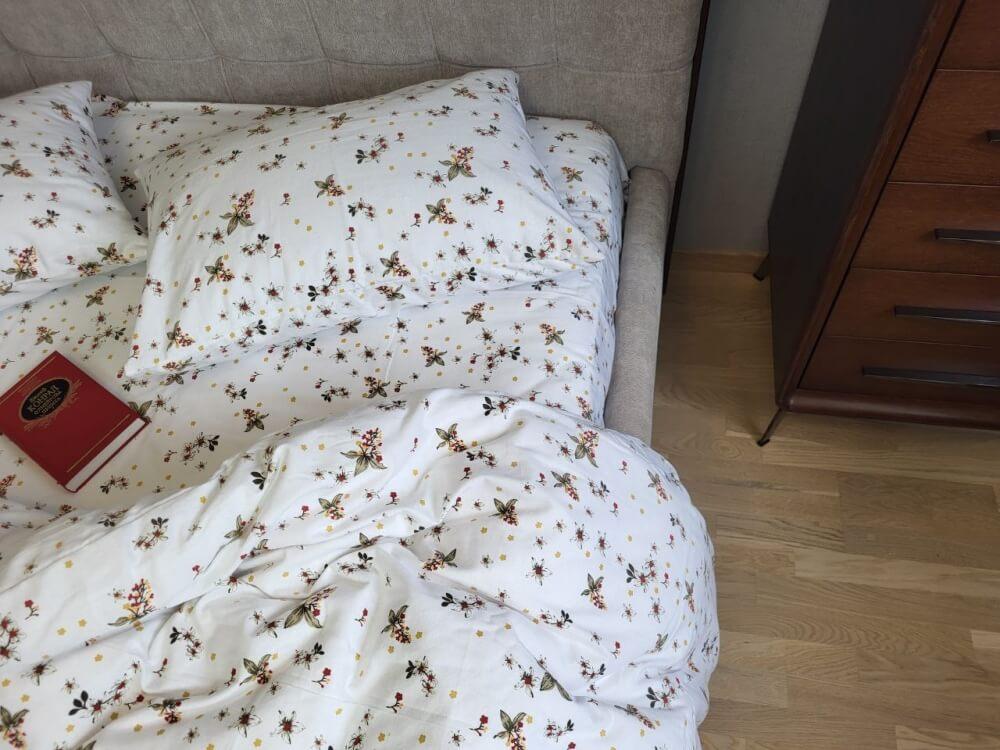 постельное белье фланель белого цвета в мелкий цветочек фото 1